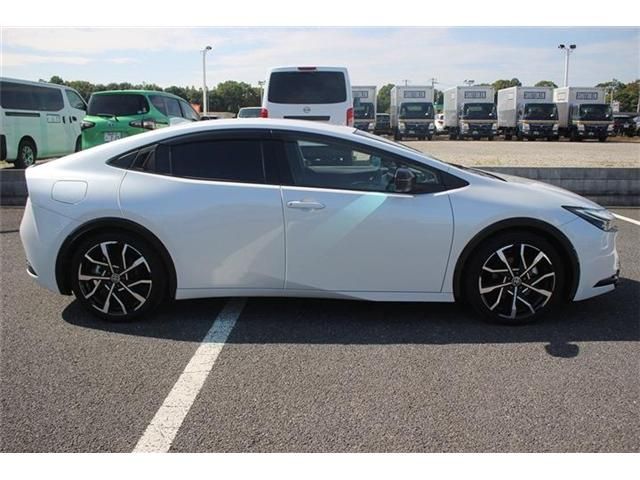 TOYOTA PRIUS PHV 2023