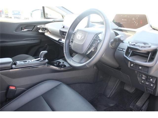 TOYOTA PRIUS PHV 2023