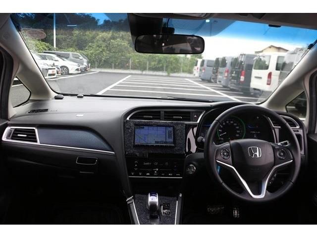 HONDA SHUTTLE HYBRID 2016