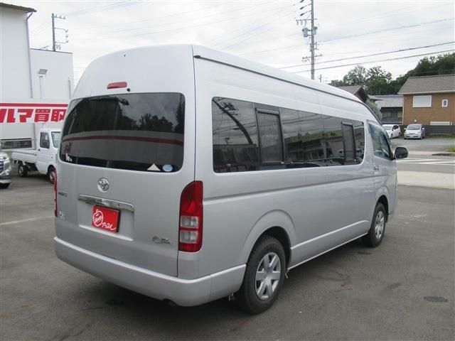 TOYOTA HIACE van 4WD 2010