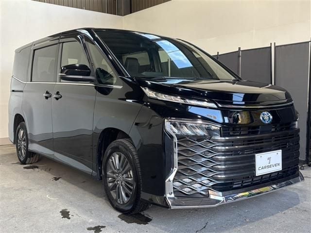 TOYOTA VOXY HYBRID 4WD 2022