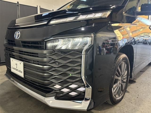 TOYOTA VOXY HYBRID 4WD 2022