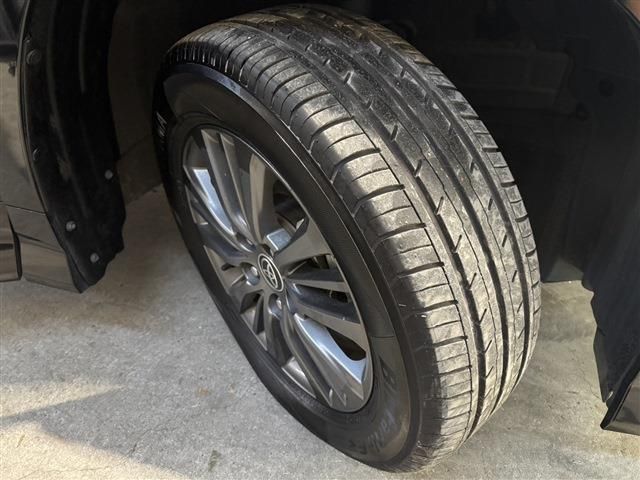 TOYOTA VOXY HYBRID 4WD 2022