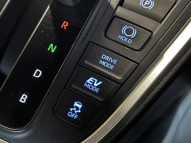 TOYOTA VOXY HYBRID 4WD 2022