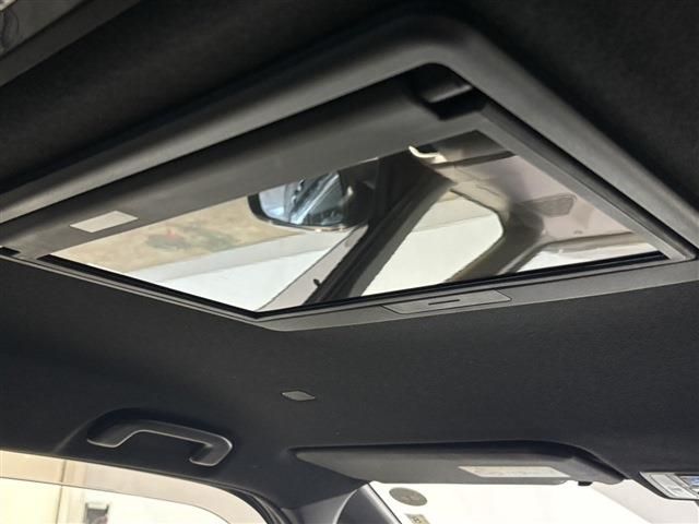 TOYOTA VOXY HYBRID 4WD 2022