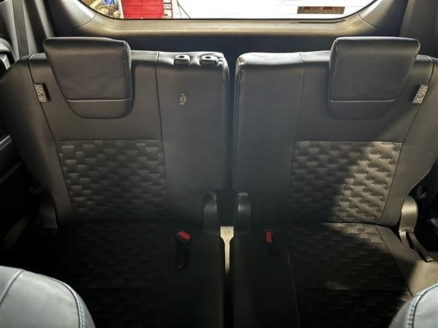 TOYOTA VOXY HYBRID 4WD 2022