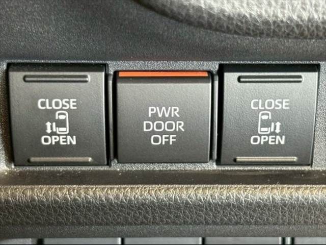 TOYOTA SIENTA HYBRID 2023