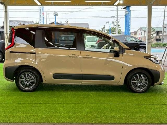 TOYOTA SIENTA HYBRID 2023
