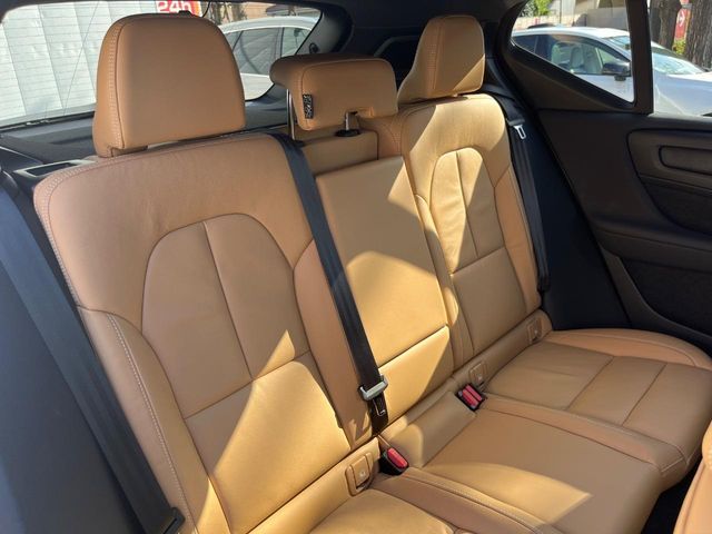 VOLVO VOLVO XC40 2022