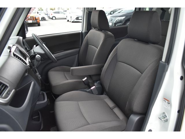 MITSUBISHI DELICA D:2 2WD 2011