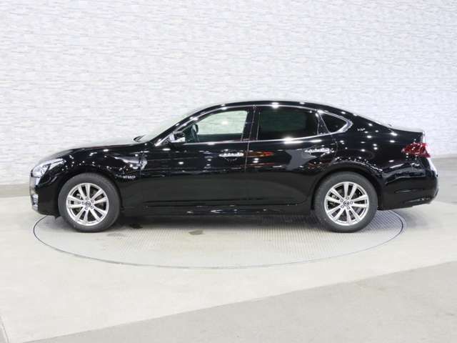 NISSAN FUGA HYBRID 2020