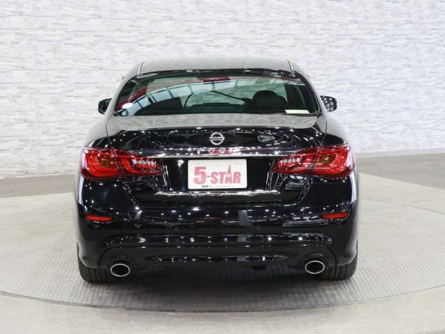 NISSAN FUGA HYBRID 2020