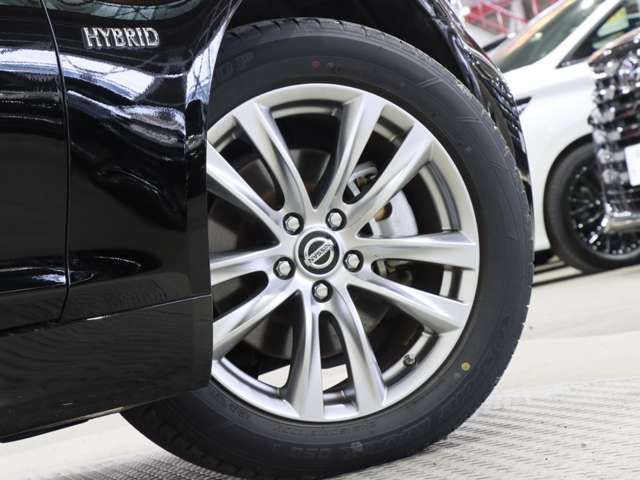 NISSAN FUGA HYBRID 2020