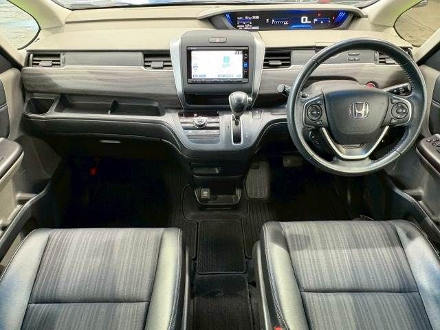 HONDA FREED 2016
