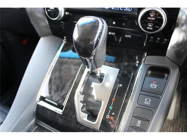 TOYOTA VELLFIRE 2019