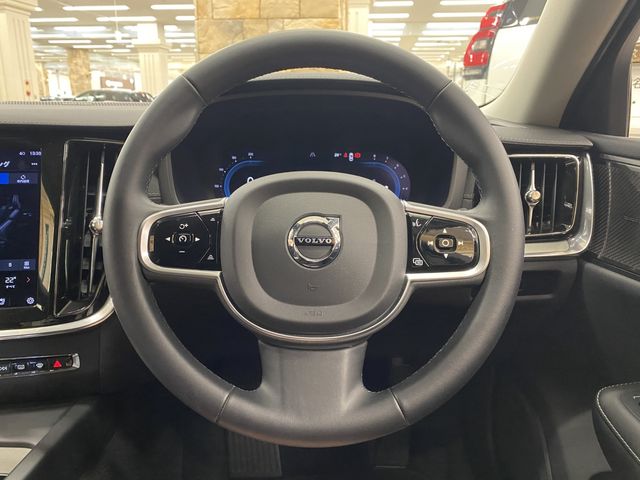 VOLVO VOLVO V60 2022