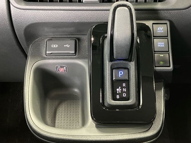 TOYOTA SIENTA HYBRID 2022