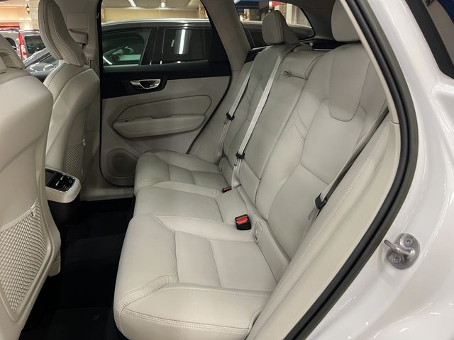 VOLVO VOLVO XC60 2023