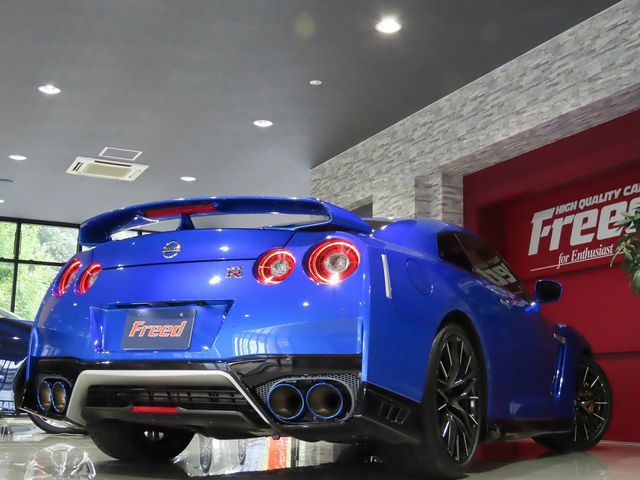 NISSAN GT-R 2019
