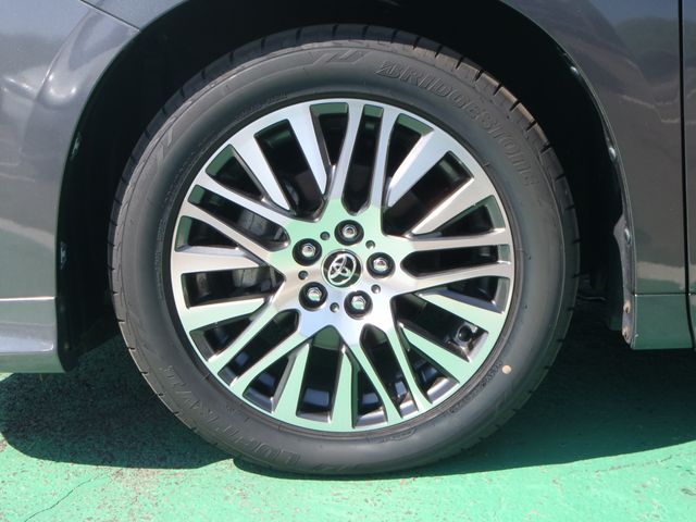 TOYOTA VELLFIRE 2016