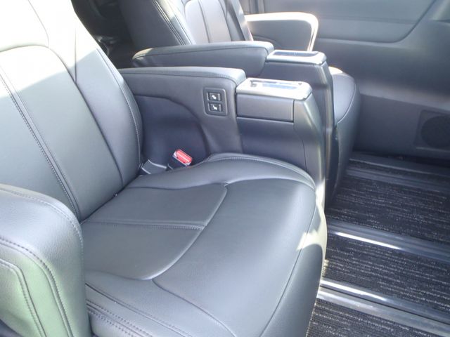 TOYOTA VELLFIRE 2016