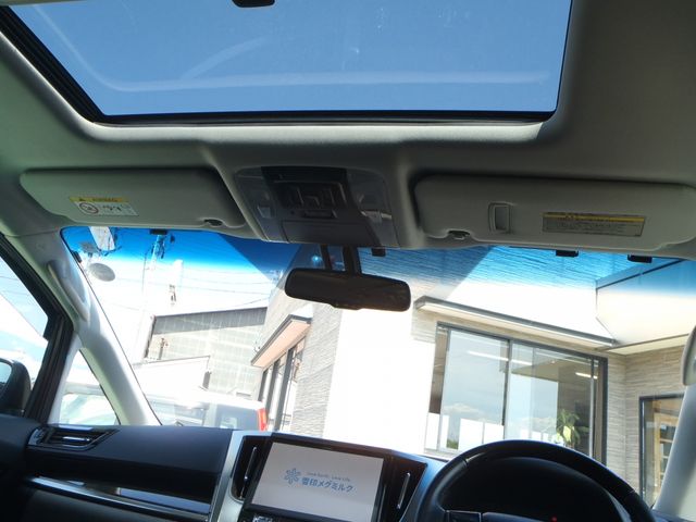 TOYOTA VELLFIRE 2016