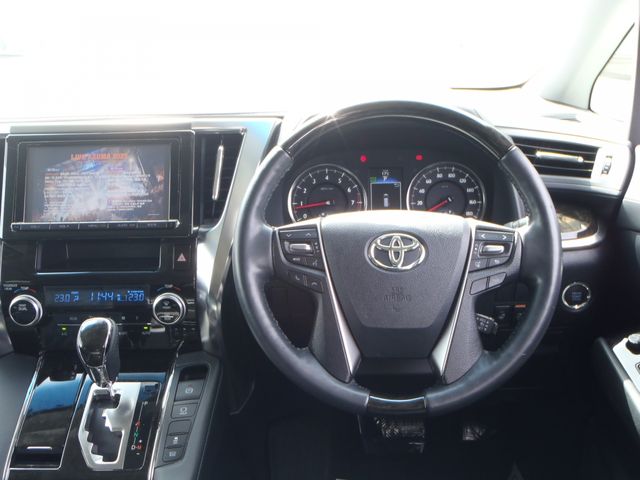 TOYOTA VELLFIRE 2016