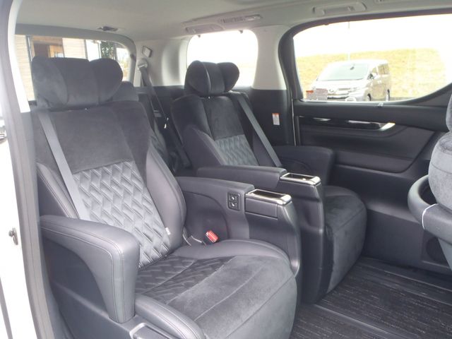 TOYOTA VELLFIRE 2016