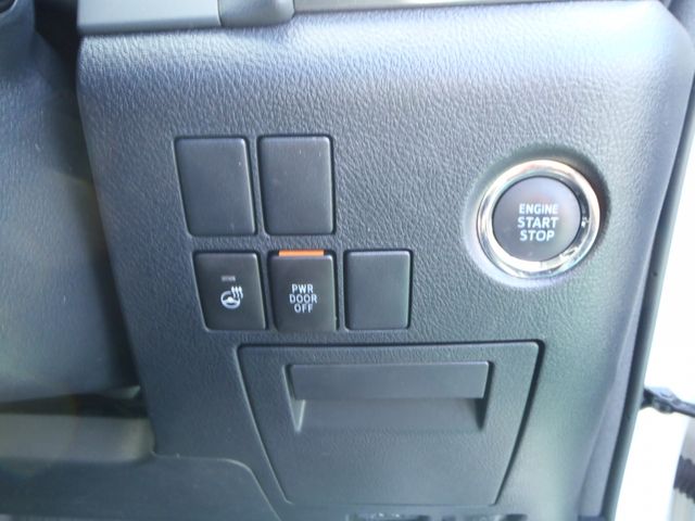 TOYOTA VELLFIRE 2016