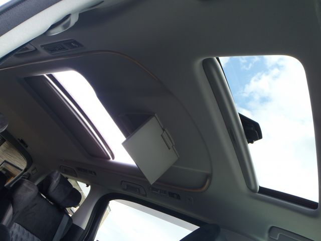 TOYOTA VELLFIRE 2016