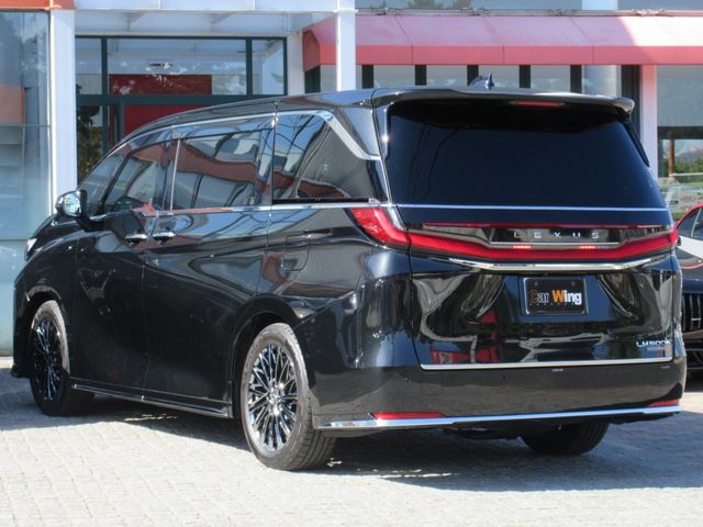 TOYOTA ???? LM500h 2024