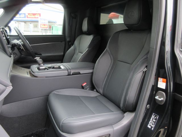 TOYOTA ???? LM500h 2024