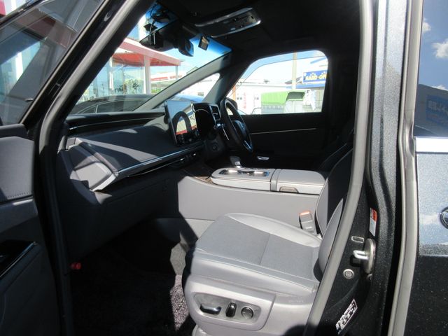 TOYOTA ???? LM500h 2024