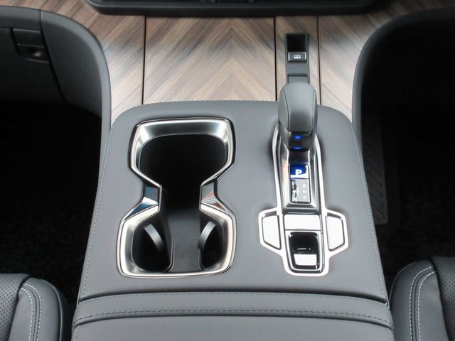 TOYOTA ???? LM500h 2024