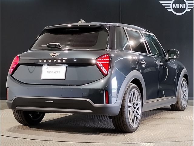BMW MINI COOPER 5DOOR 2024