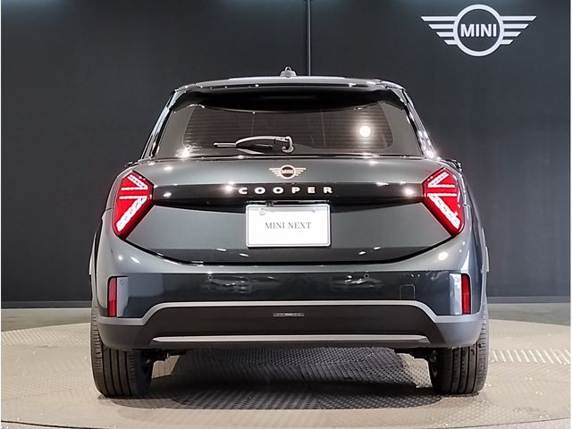 BMW MINI COOPER 5DOOR 2024