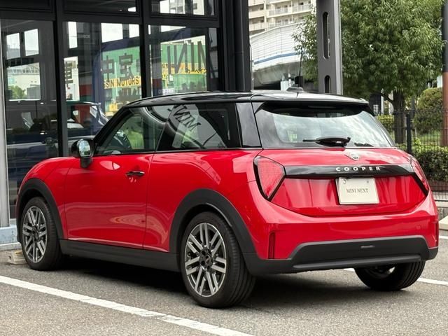 BMW MINI COOPER 2024