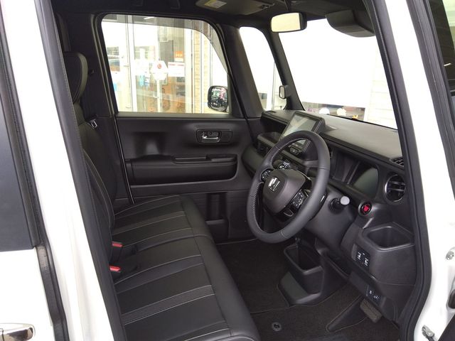 HONDA N BOX CUSTOM 4WD 2023