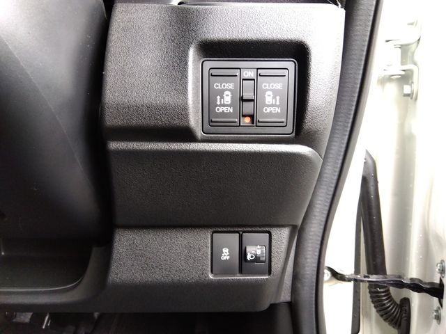 HONDA N BOX CUSTOM 4WD 2023