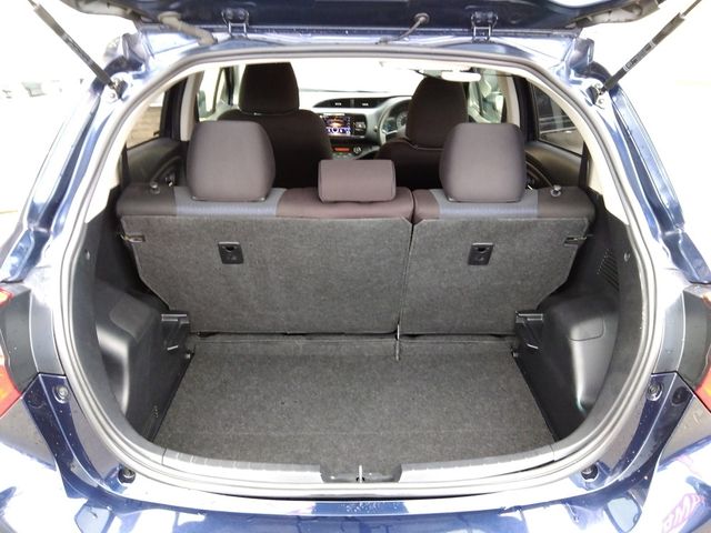 TOYOTA VITZ HYBRID 2018