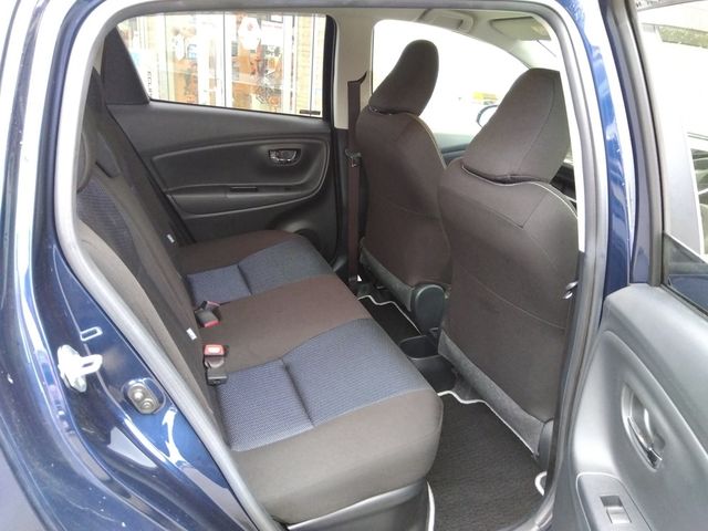 TOYOTA VITZ HYBRID 2018