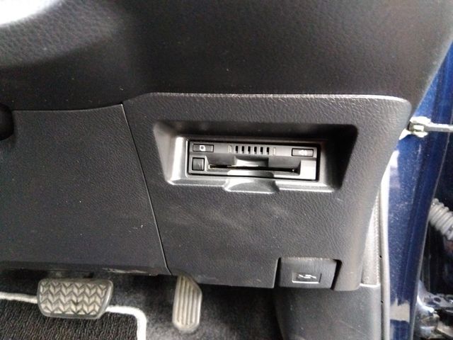 TOYOTA VITZ HYBRID 2018