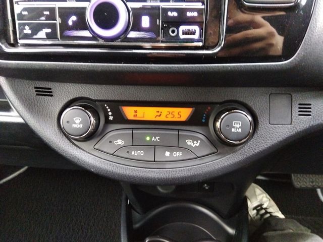 TOYOTA VITZ HYBRID 2018