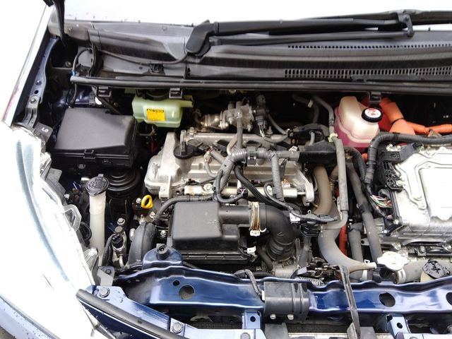 TOYOTA VITZ HYBRID 2018