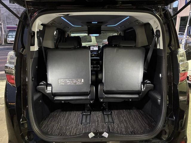 TOYOTA VELLFIRE 2018