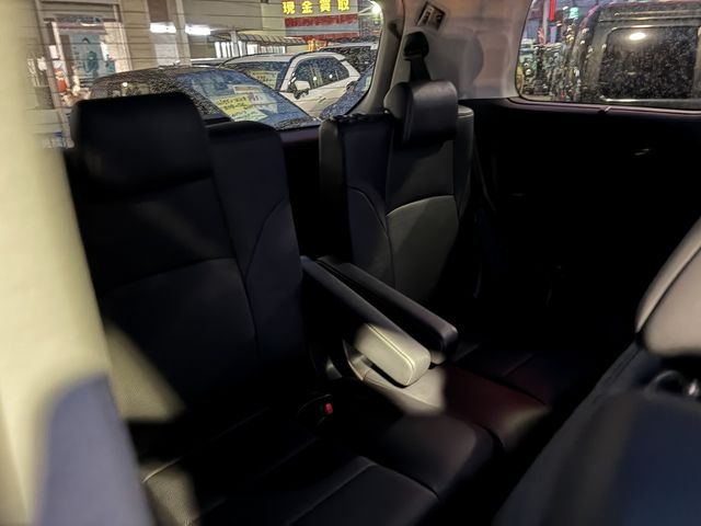 TOYOTA VELLFIRE 2018