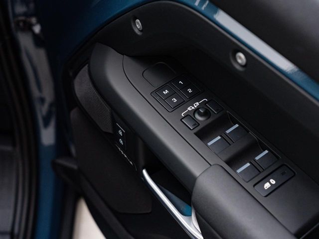 ROVER ROVER DEFENDER 2024