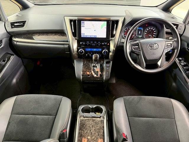 TOYOTA VELLFIRE 2021