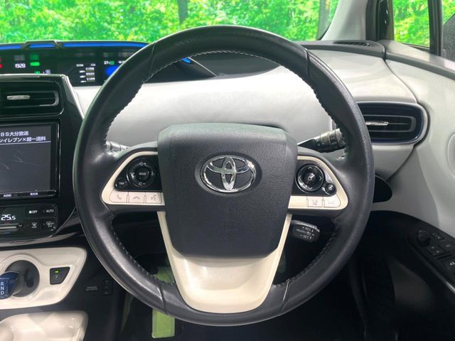 TOYOTA PRIUS 2018