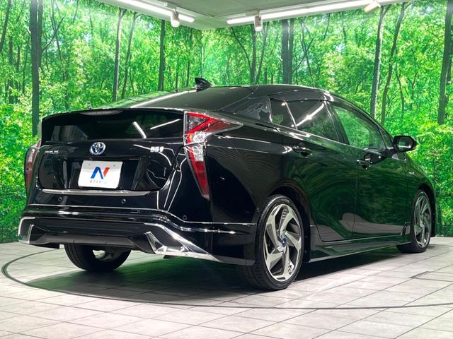 TOYOTA PRIUS 2018